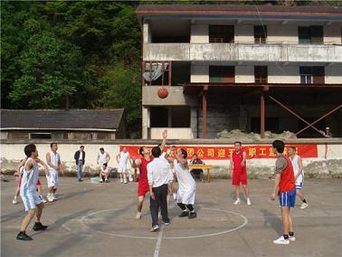 公司舉行活動(dòng)迎接五一勞動(dòng)節(jié)