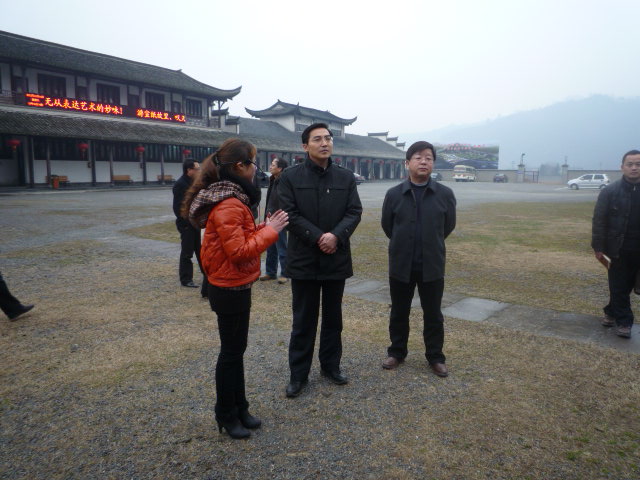 副市長(zhǎng)汪謙慎來宣紙文化園考察調(diào)研